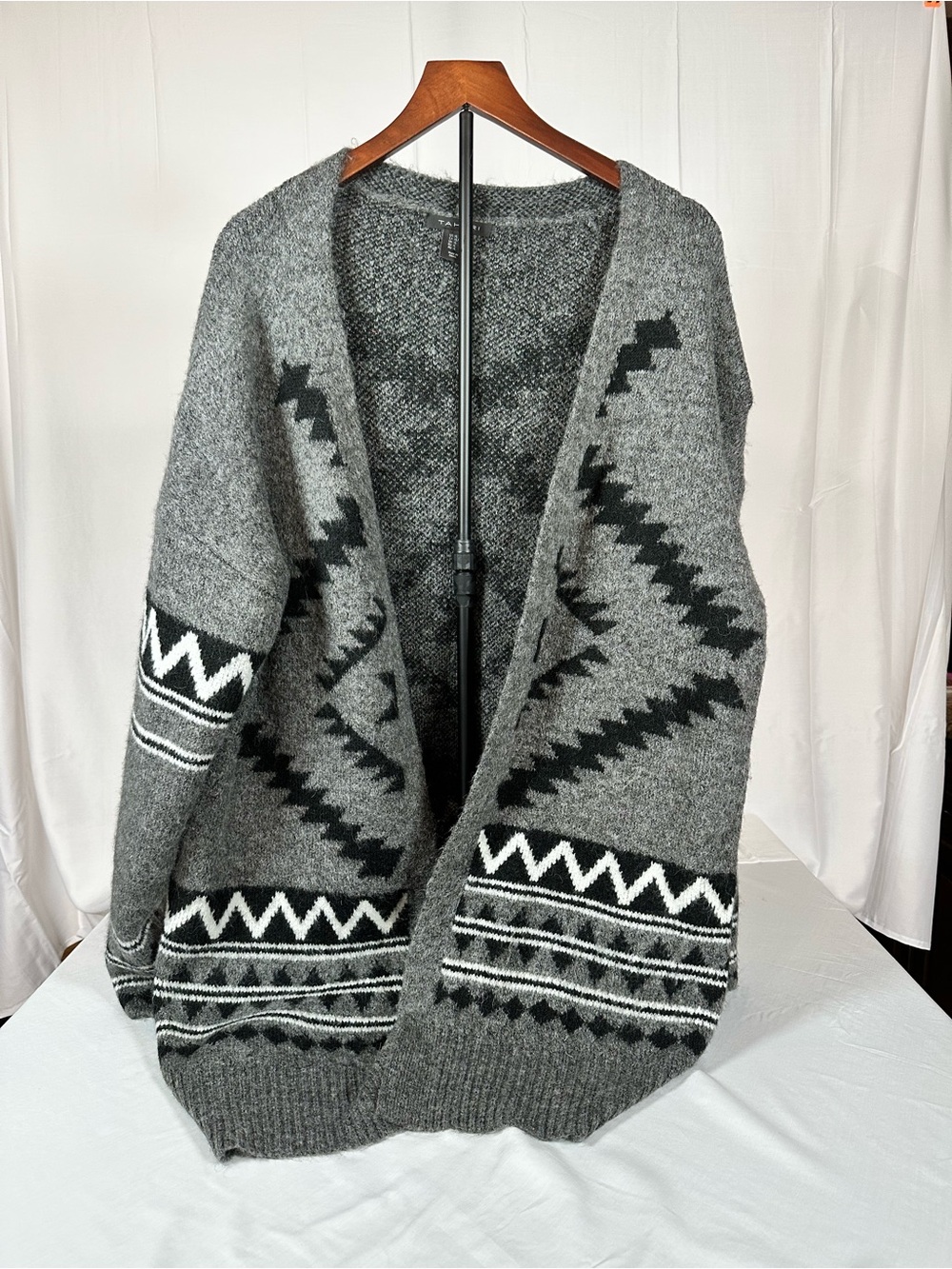 Tahari Gray and Black Patterned Open Cardigan